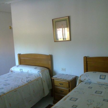 Hostal Sequeiros San Ciprián de Viñas Екстериор снимка
