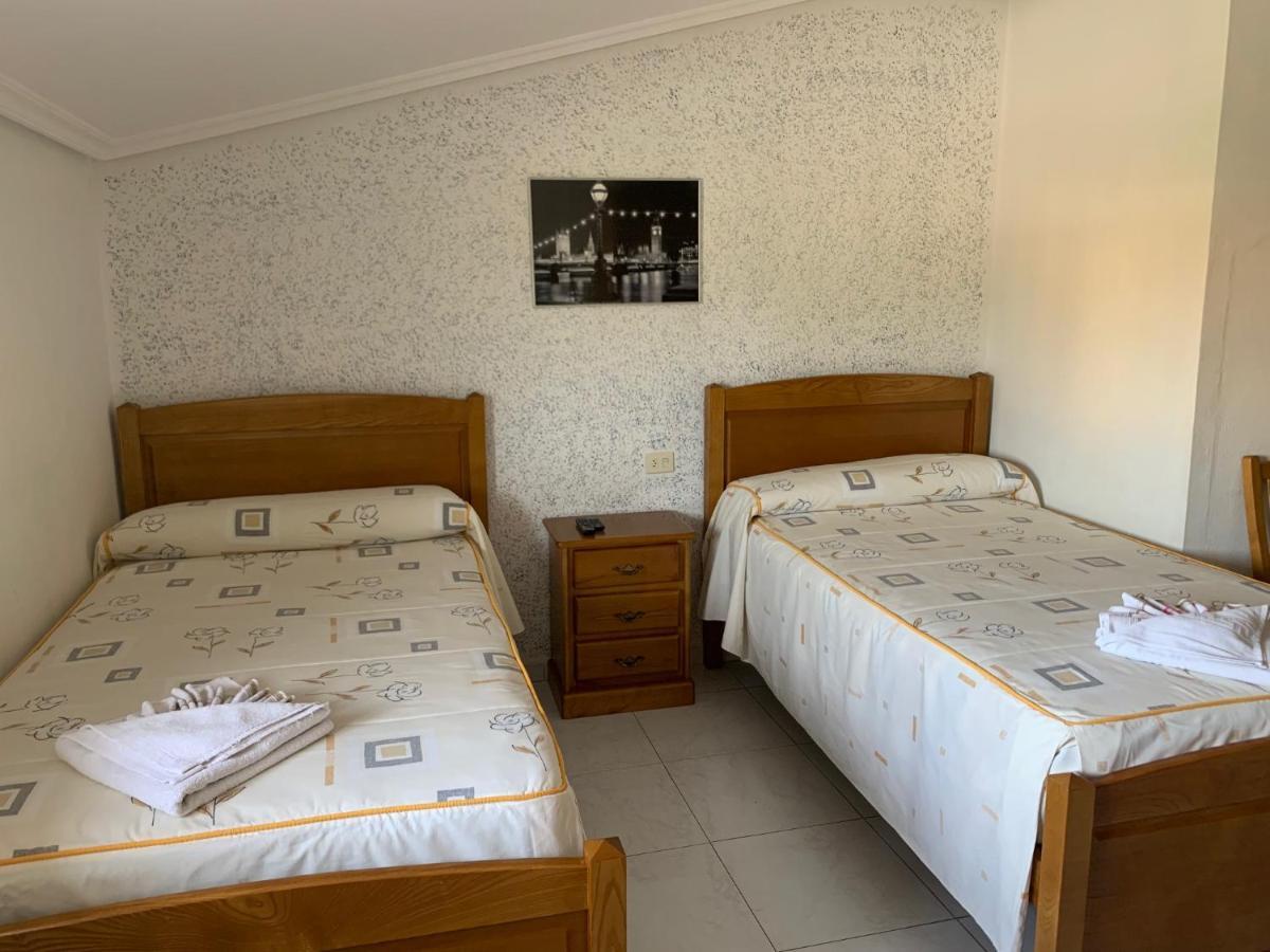 Hostal Sequeiros San Ciprián de Viñas Екстериор снимка