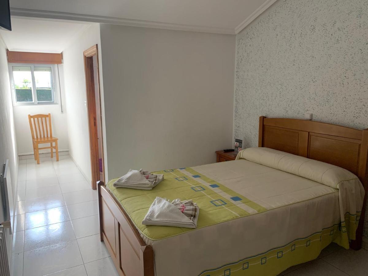 Hostal Sequeiros San Ciprián de Viñas Екстериор снимка