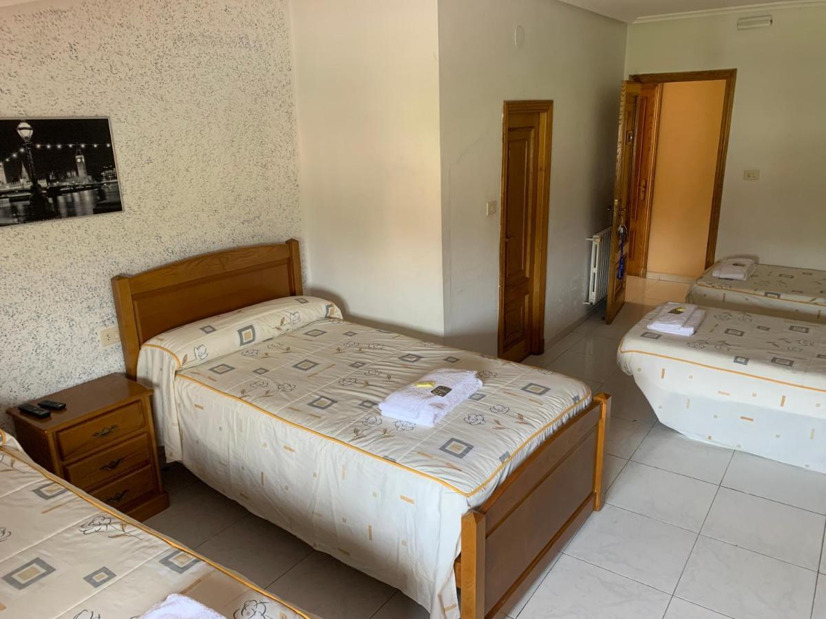 Hostal Sequeiros San Ciprián de Viñas Екстериор снимка