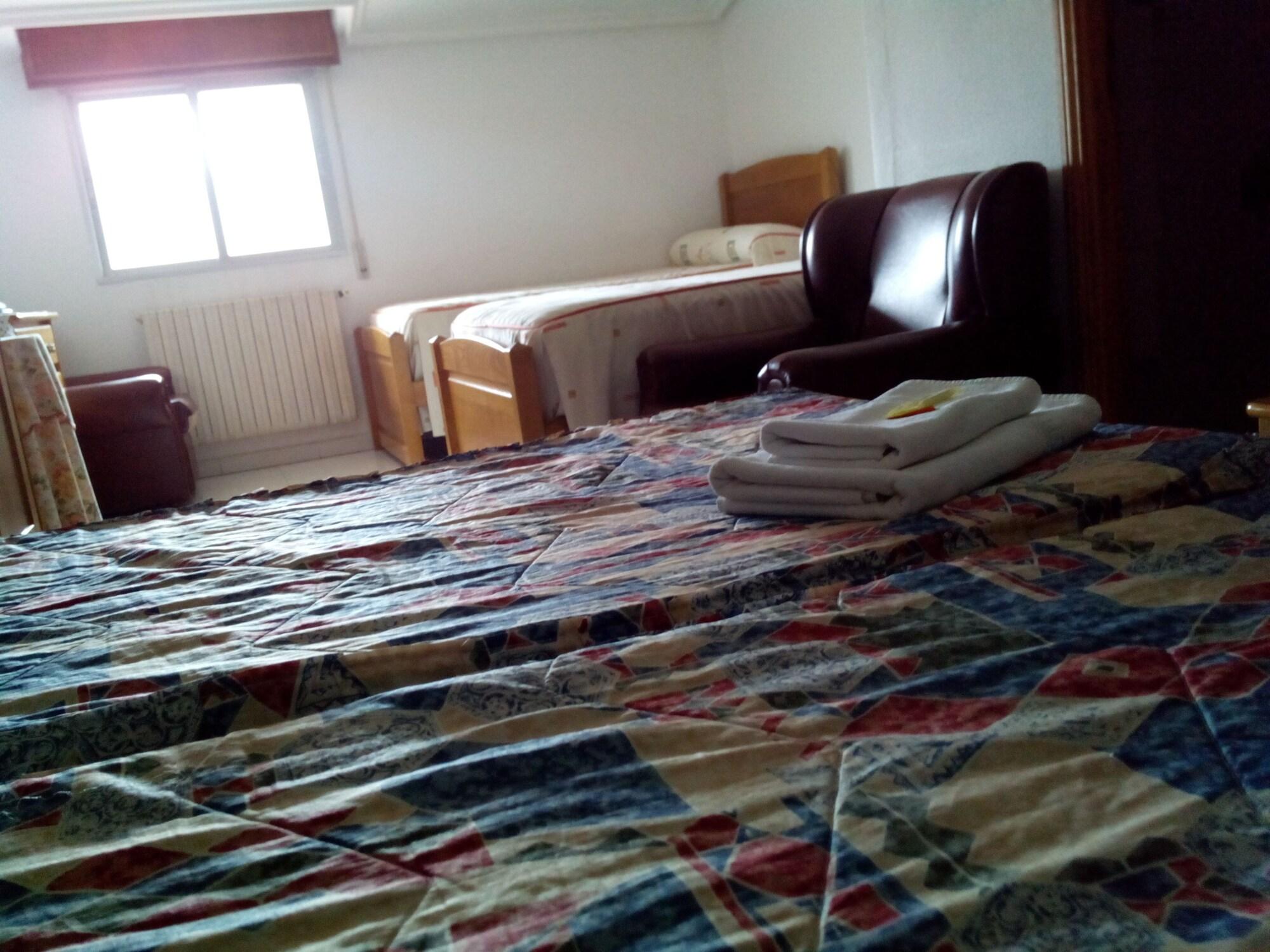 Hostal Sequeiros San Ciprián de Viñas Екстериор снимка