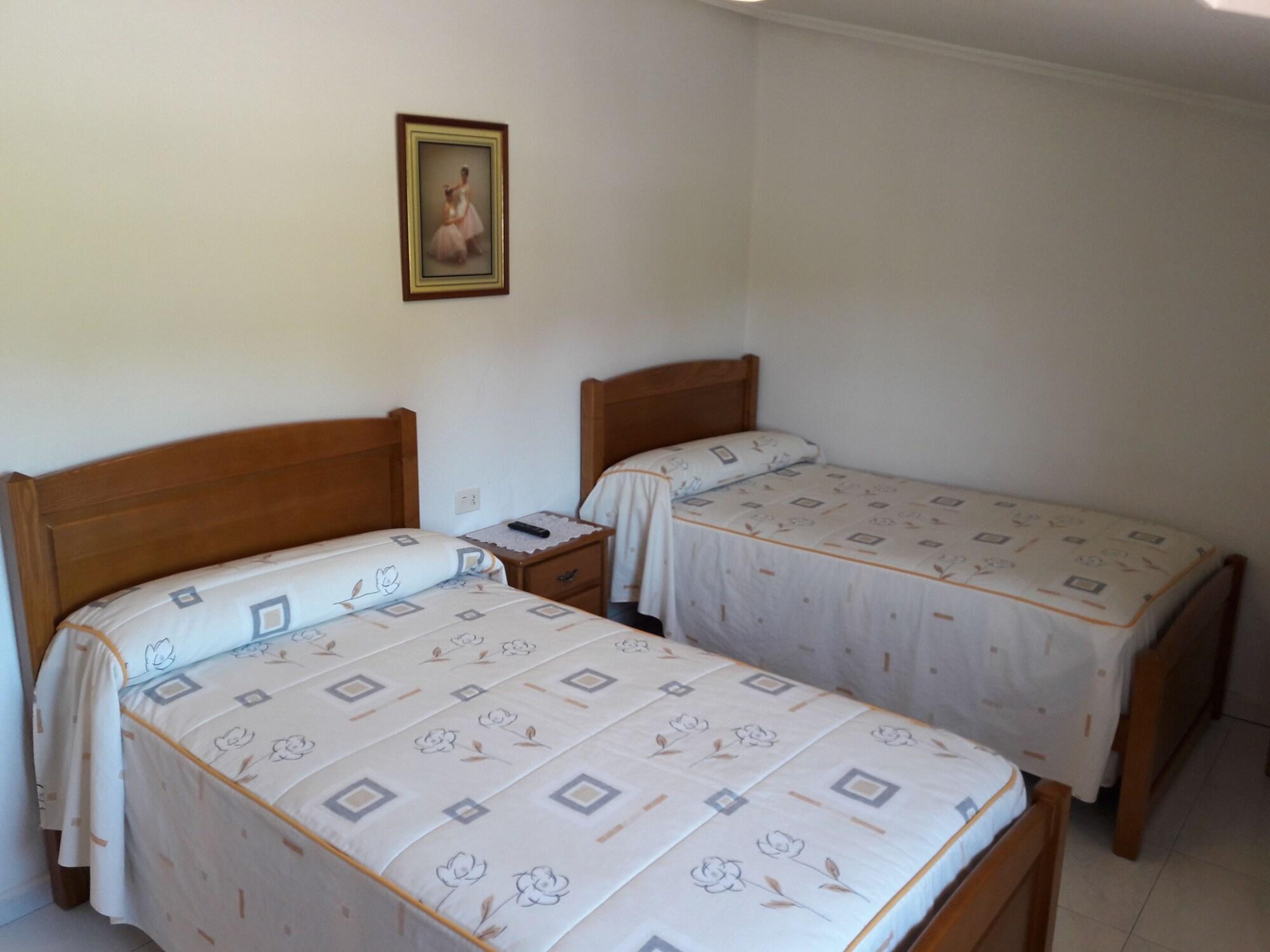 Hostal Sequeiros San Ciprián de Viñas Екстериор снимка