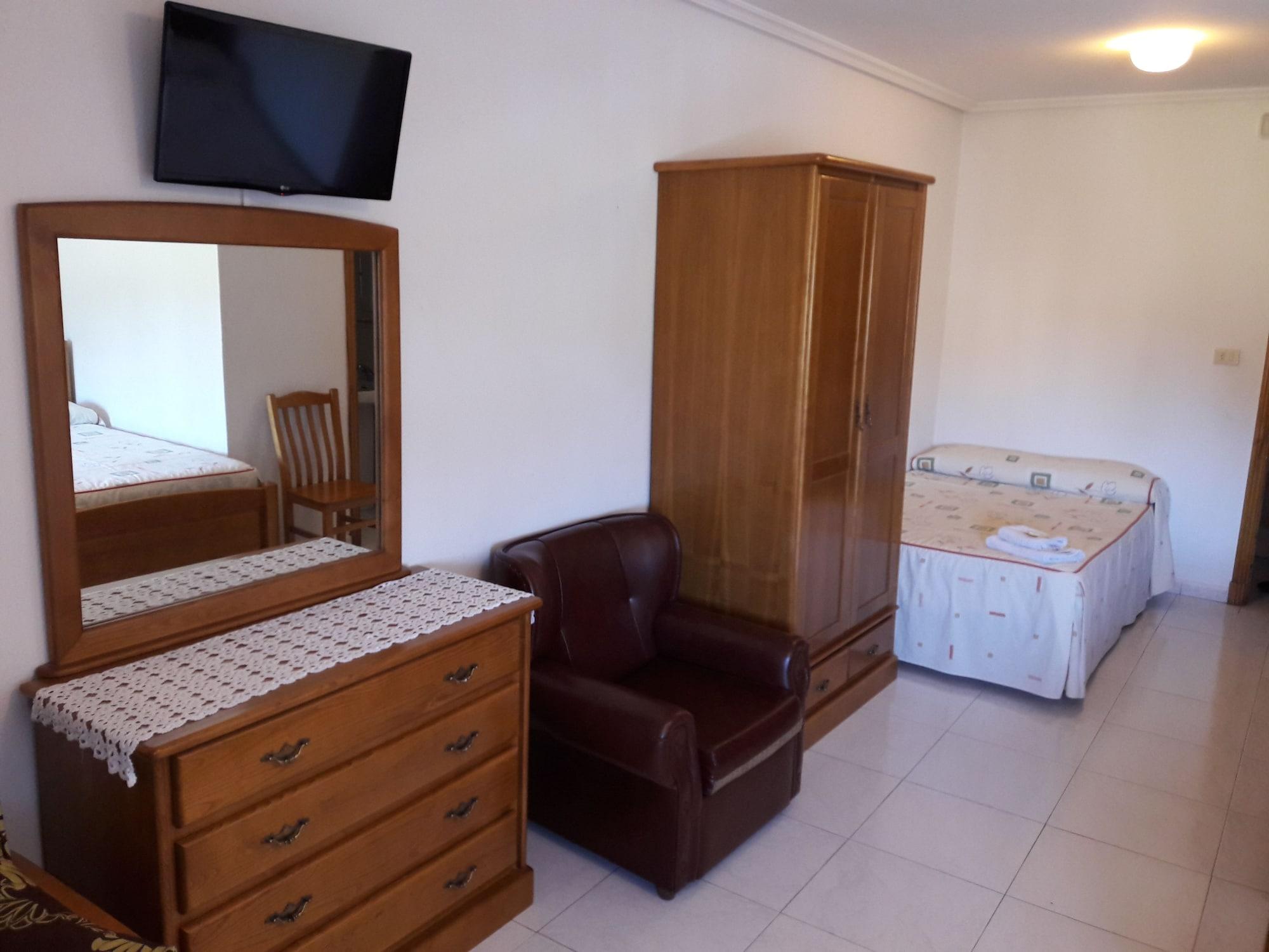 Hostal Sequeiros San Ciprián de Viñas Екстериор снимка