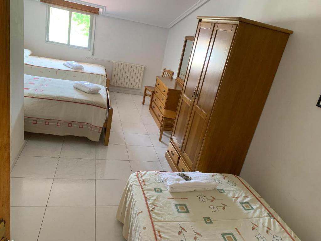 Hostal Sequeiros San Ciprián de Viñas Екстериор снимка