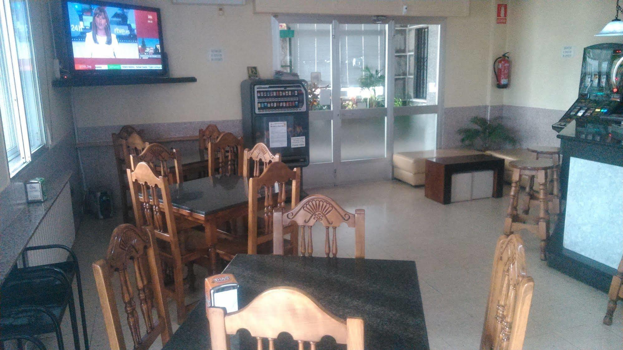 Hostal Sequeiros San Ciprián de Viñas Екстериор снимка